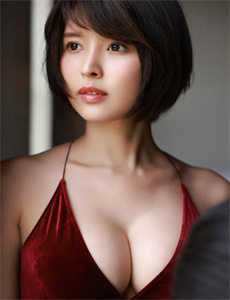 年轻的母亲1在钱关看