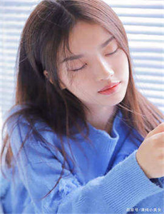 在车里疯狂的吃我奶